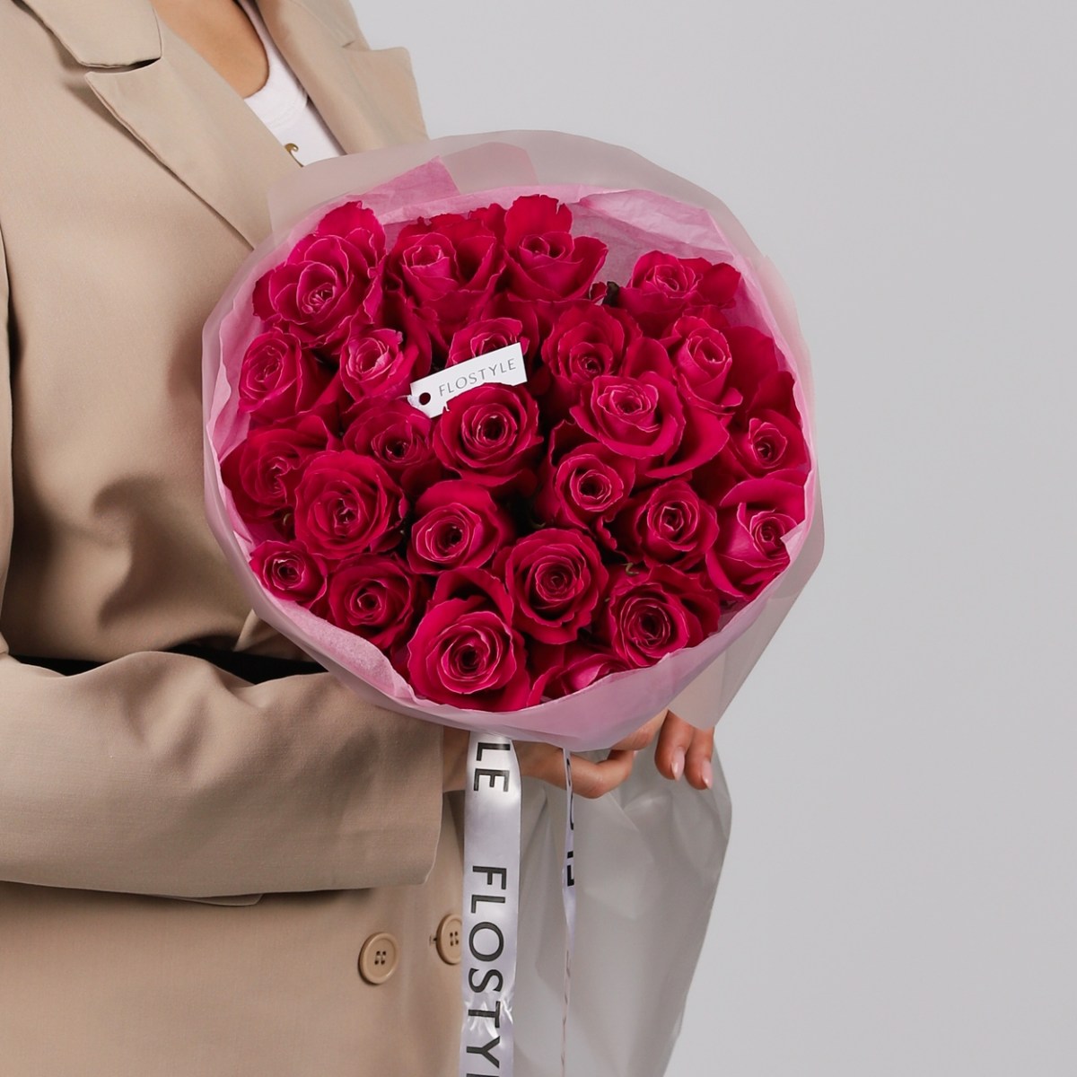 yarkij buket malinovye 25 roz 4